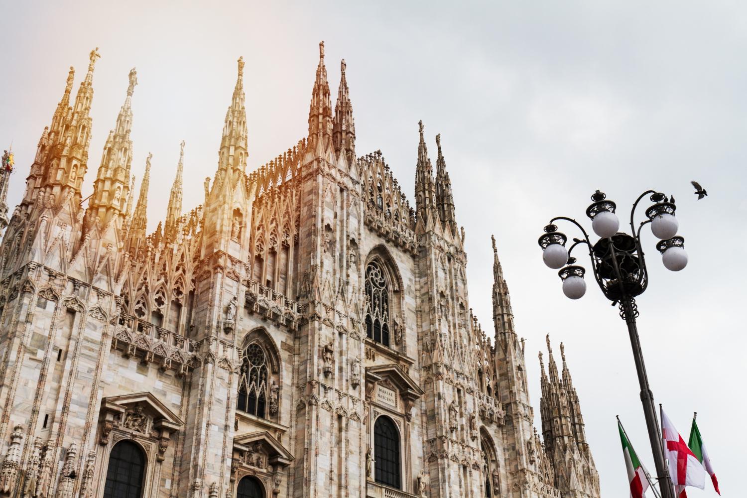 beautiful-panoramic-view-duomo-square-milan-with-big-street-lamp-italy