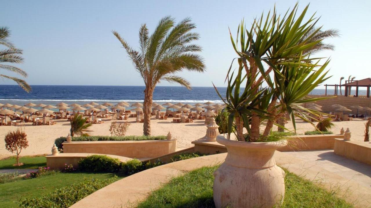 Изглед към плажа на Хотел Solymar Reef Marsa 4* в Марса Алам, Египет